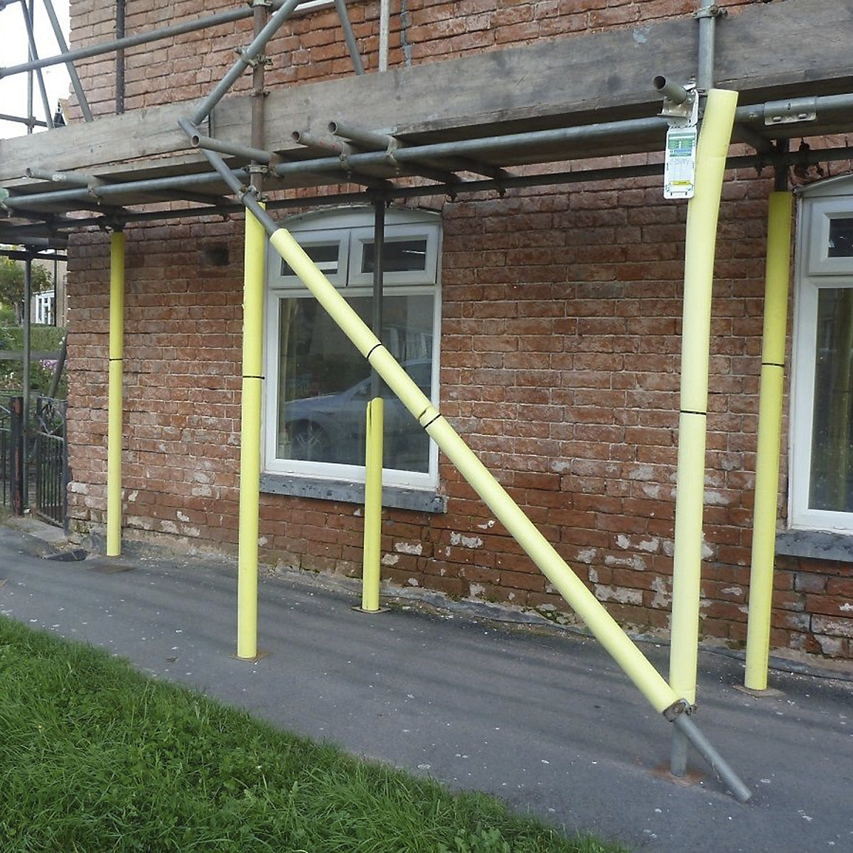 Proguard Hi-Vis Scaffold Foam Protector Tube (Product illustration 3)-2