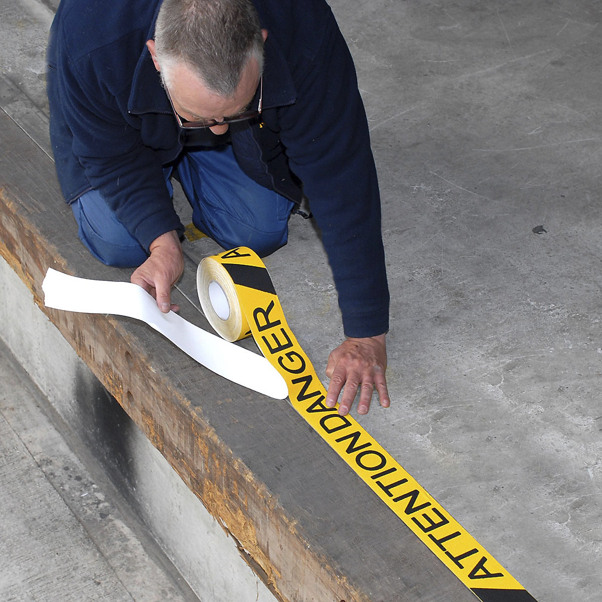 BiGDUG Anti-Slip Warning Tape (Product illustration 2)-1