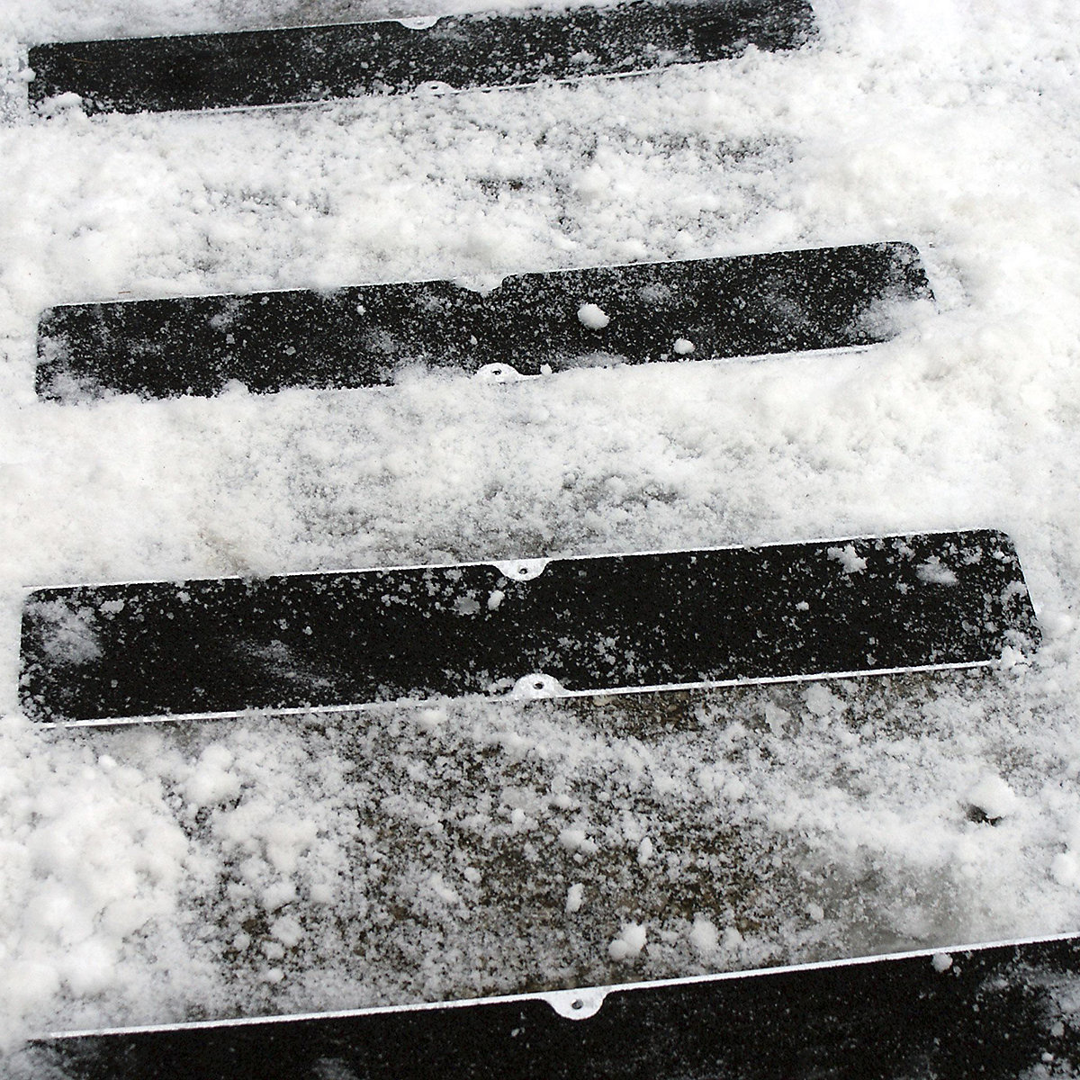 BiGDUG Bolt Down Anti-Slip Stair Treads (Product illustration 10)-9