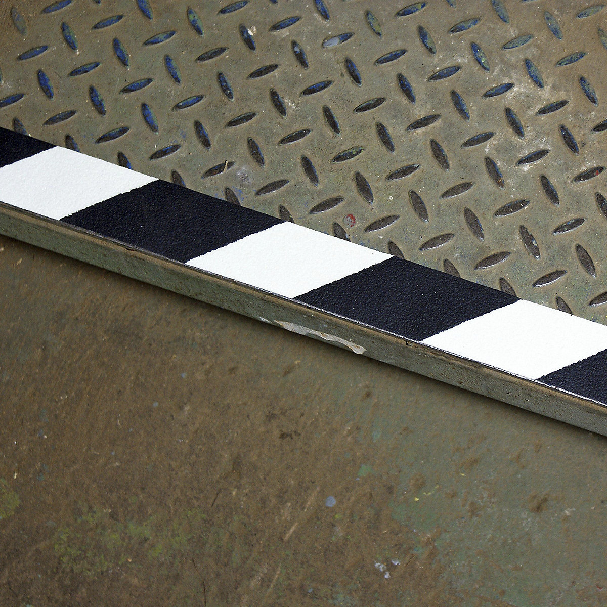 BiGDUG Glow In The Dark Anti-Slip Tapes