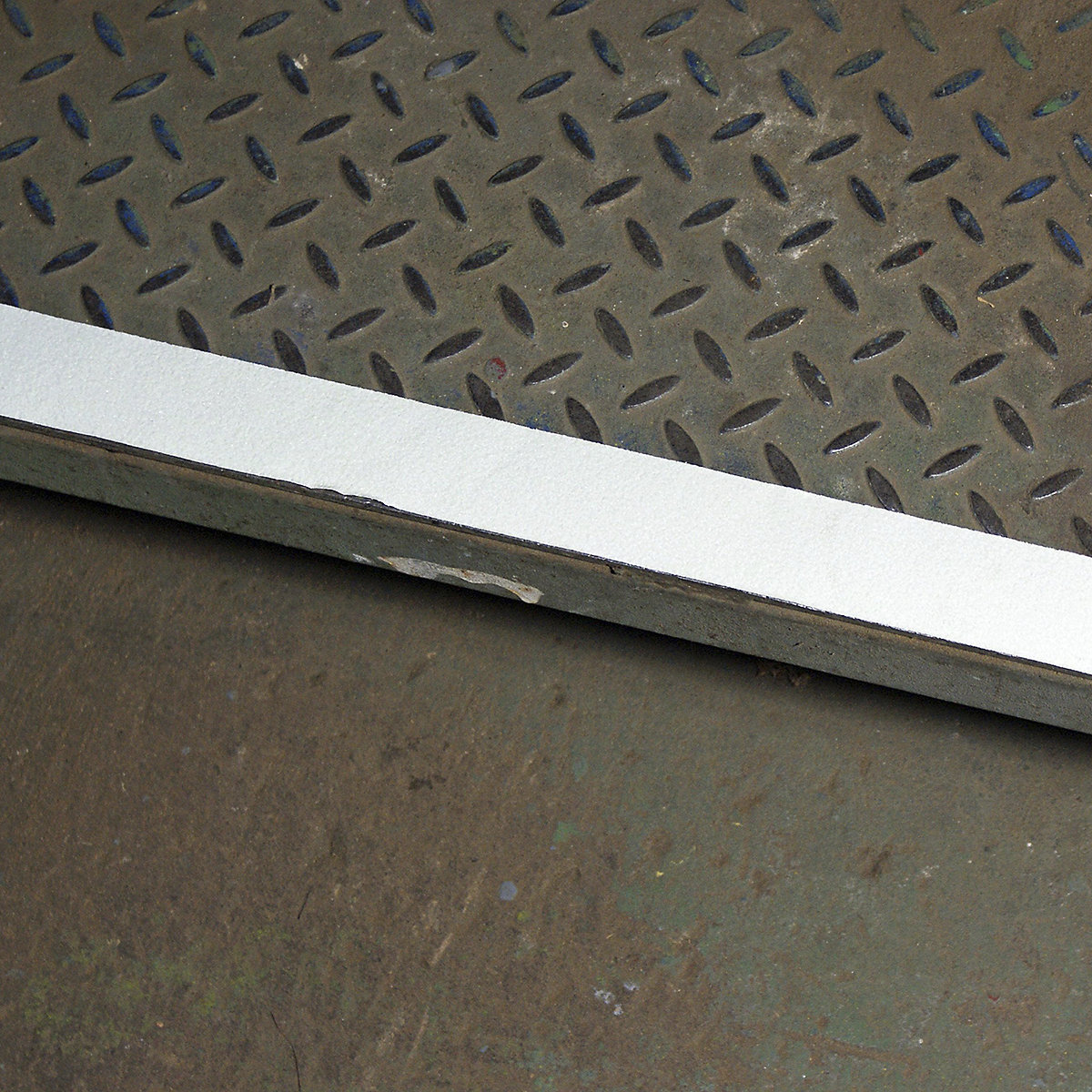 BiGDUG Glow In The Dark Anti-Slip Tapes (Product illustration 3)-2