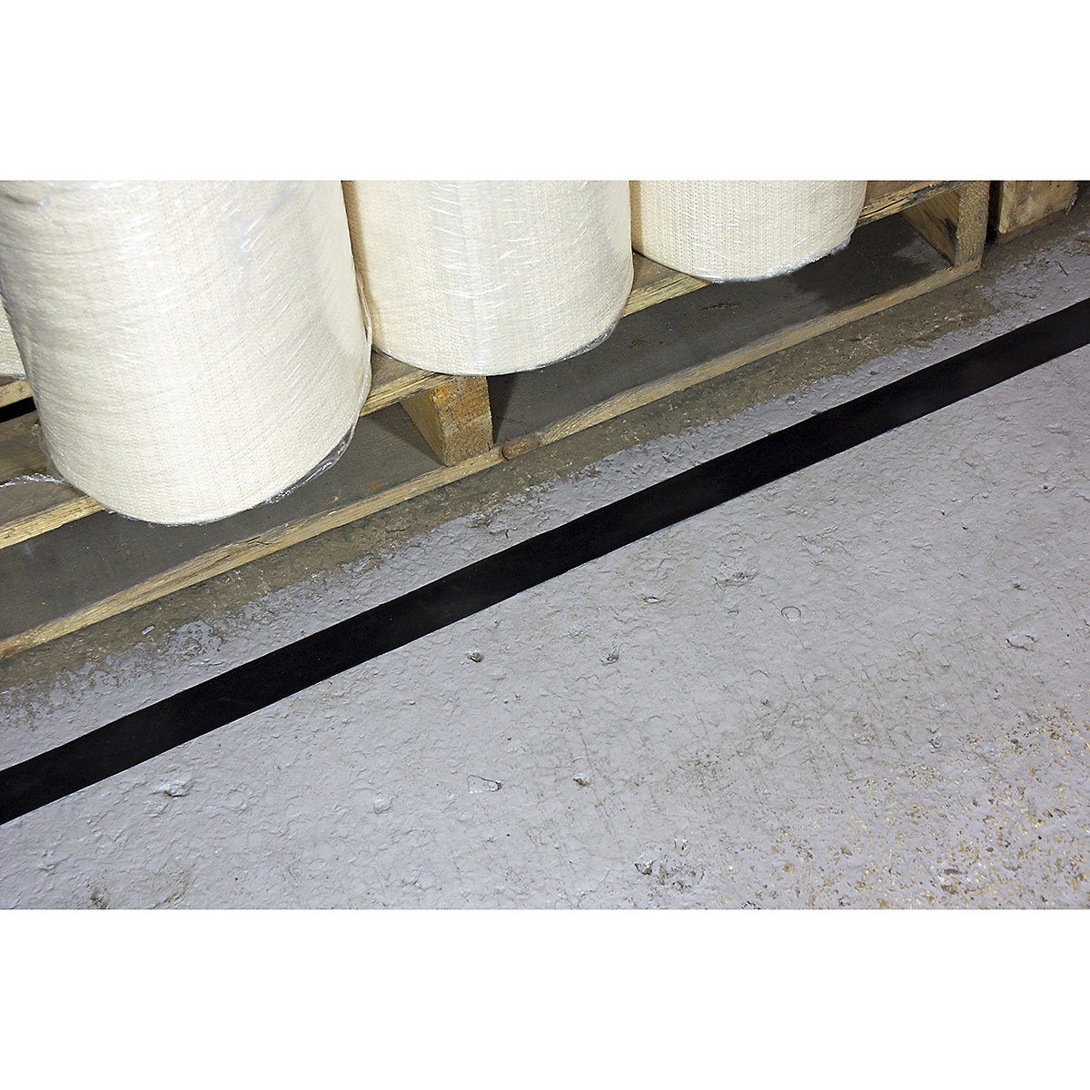 BiGDUG PermaStripe Floor Marking Tape (Product illustration 10)-9