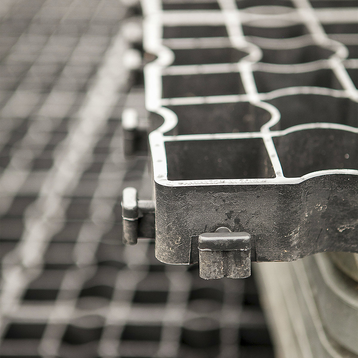 EcoGrid E30 Pedestrian Ground Reinforcement Tiles (Product illustration 8)-7