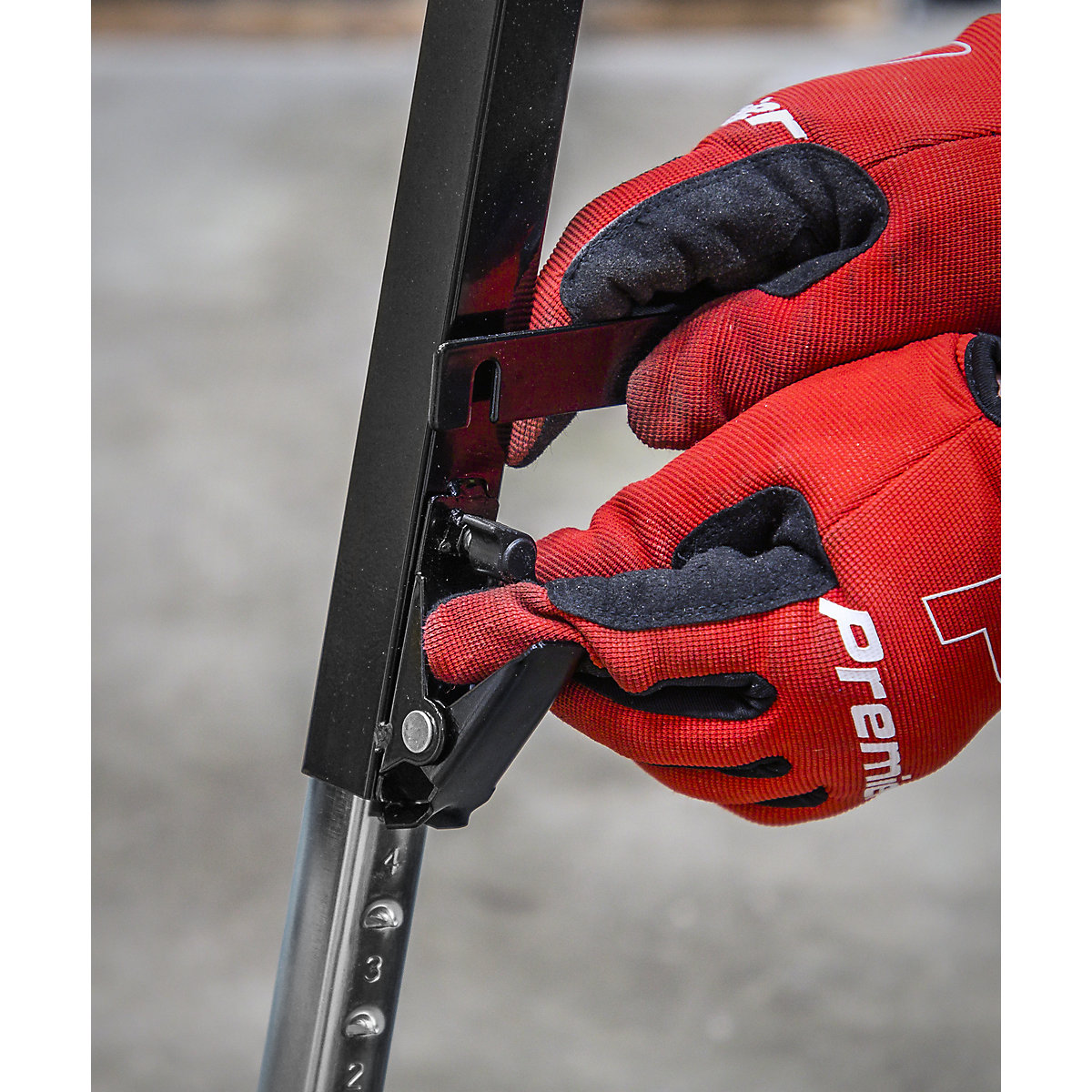 Sealey Fold Down Trestle with Adjustable Legs | Pair (Product illustration 3)-2