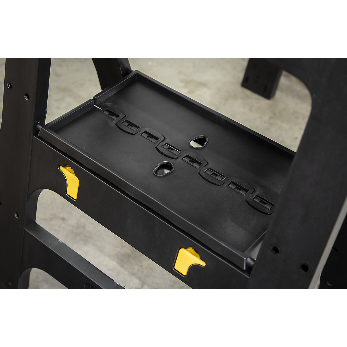 Sealey Heavy-Duty Folding Composite Trestles (Product illustration 3)-2
