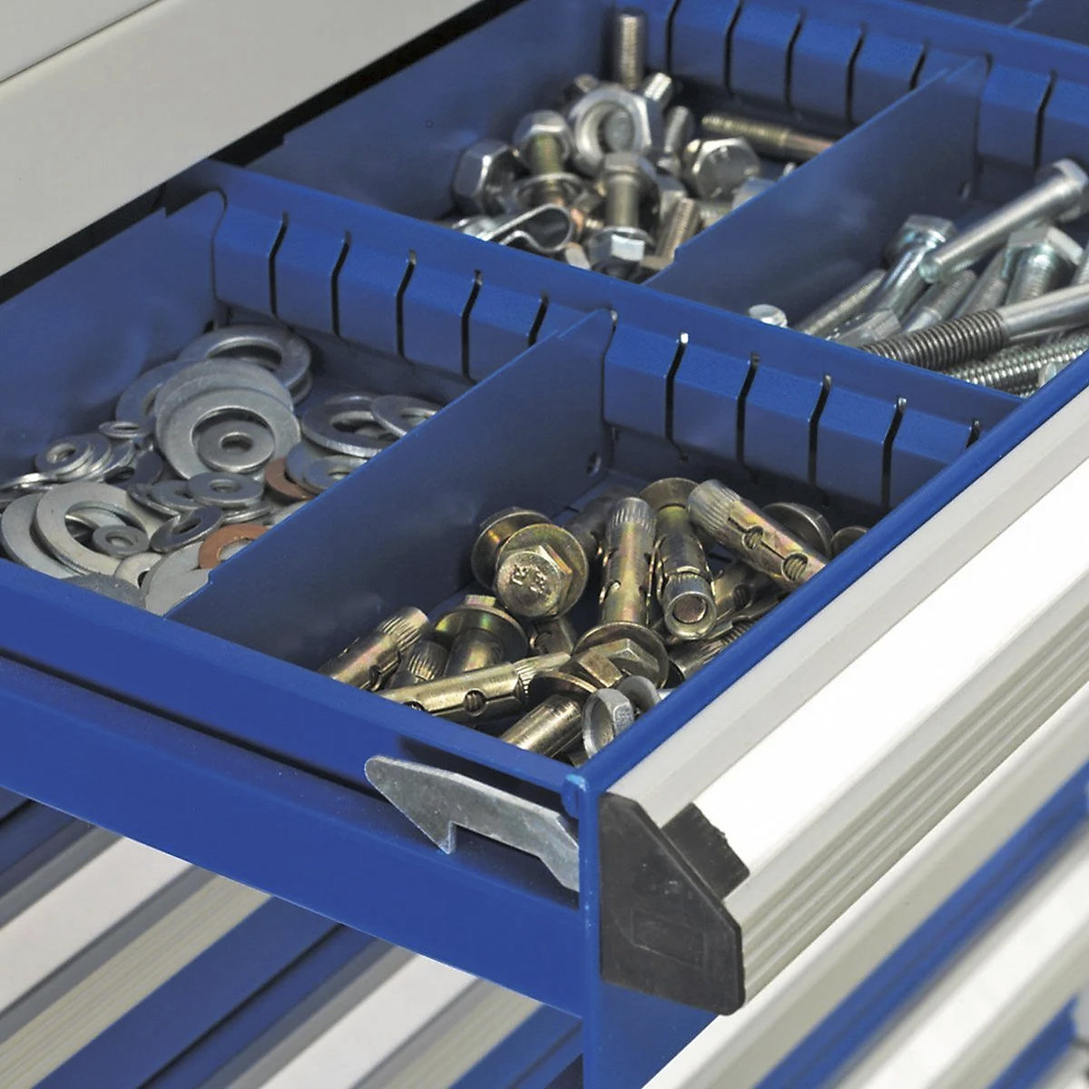 Sealey Premier Industrial Steel Workbench And Cabinet Combination (Product illustration 5)-4