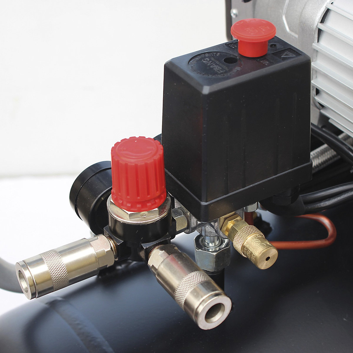 SIP QT AIR DD Ultra Low Noise Oil-Free Direct Drive Compressors | 24 - 100 Litre (Product illustration 10)-9