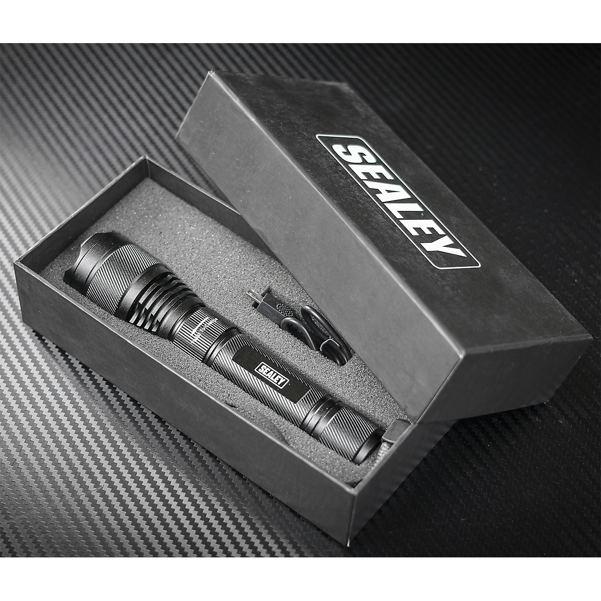 Sealey Rechargeable Aluminium Torch with Adjustable Focus | 10W CREE XPL (Product illustration 4)-3
