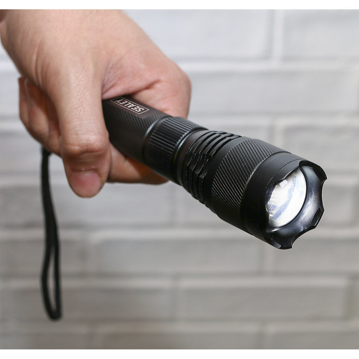 Sealey Rechargeable Aluminium Torch with Adjustable Focus | 10W CREE XPL (Product illustration 5)-4