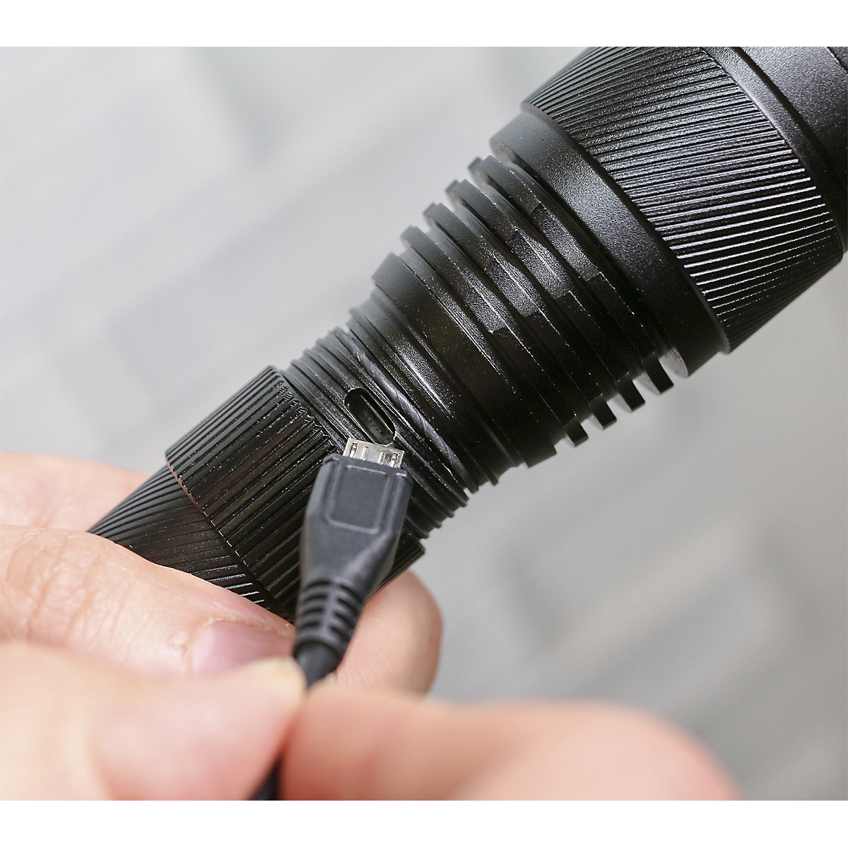 Sealey Rechargeable Aluminium Torch with Adjustable Focus | 10W CREE XPL (Product illustration 6)-5