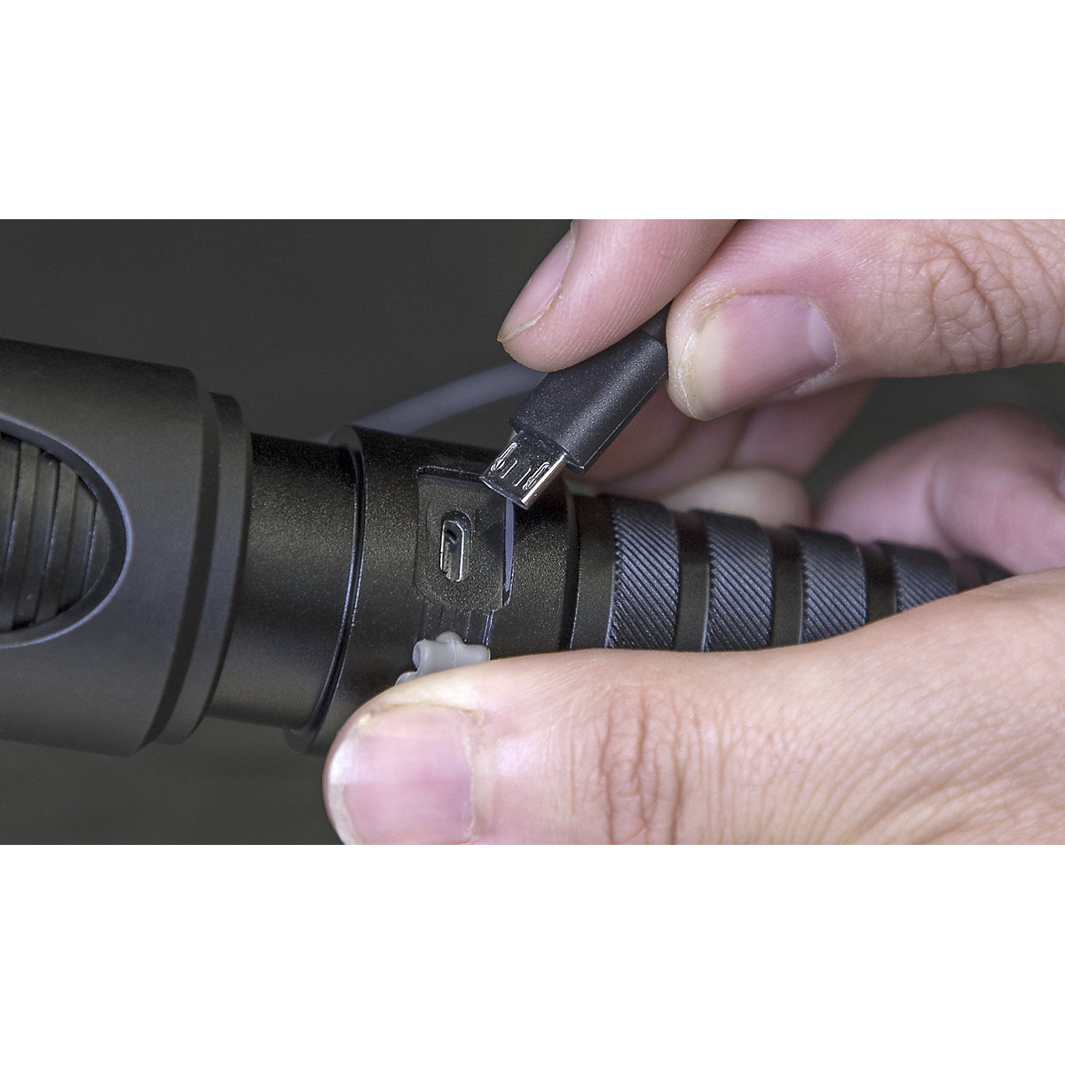 Sealey Rechargeable Aluminium Torches with Adjustable Focus (Product illustration 2)-1