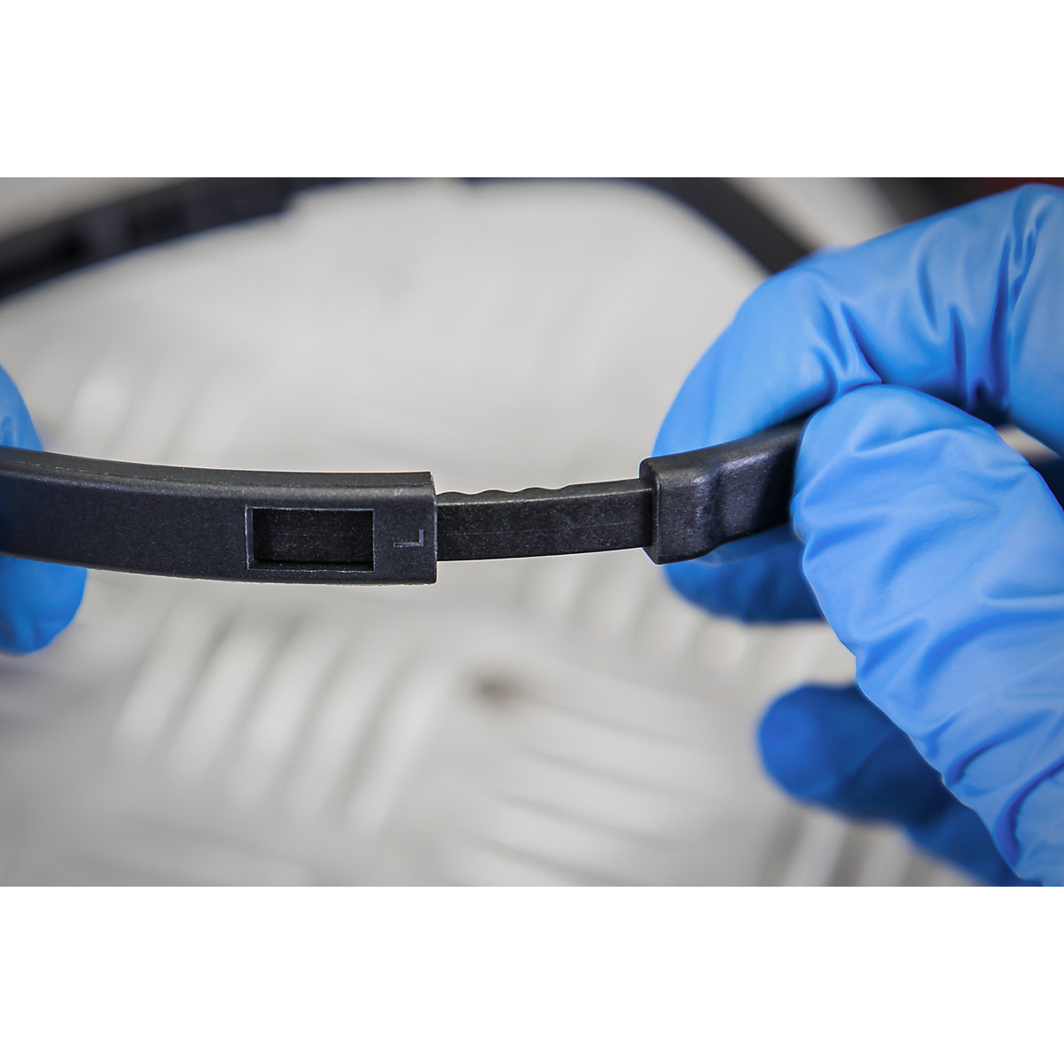 Sealey Rechargeable Head Torch (Product illustration 5)-4
