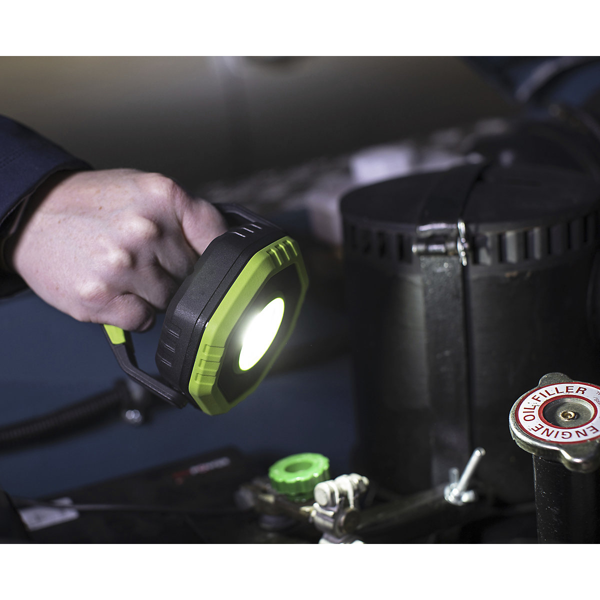 Sealey Rechargeable Pocket Floodlight with Magnet | 14W COB LED (Product illustration 7)-6