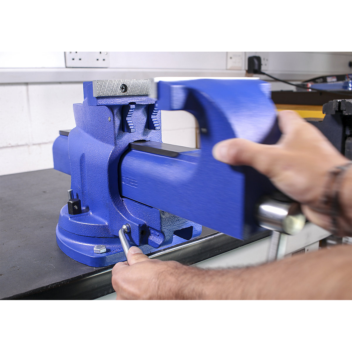 Sealey Swivel Base Cast Iron Vices | Quick Action (Product illustration 4)-3