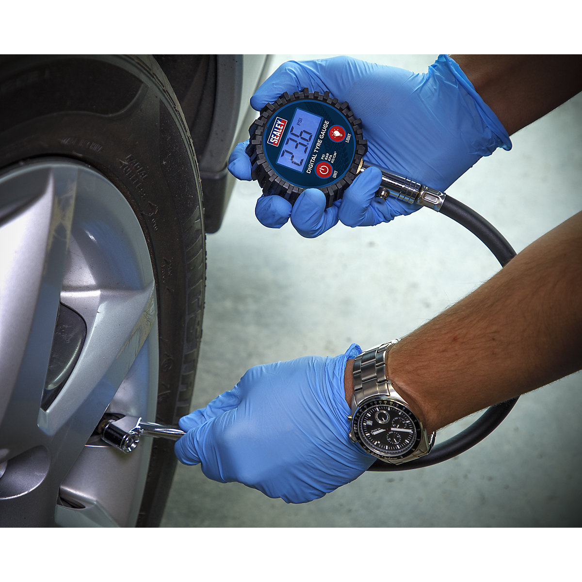 Sealey Digital Tyre Pressure Gauge | Twin Push-On Connector (Product illustration 6)-5