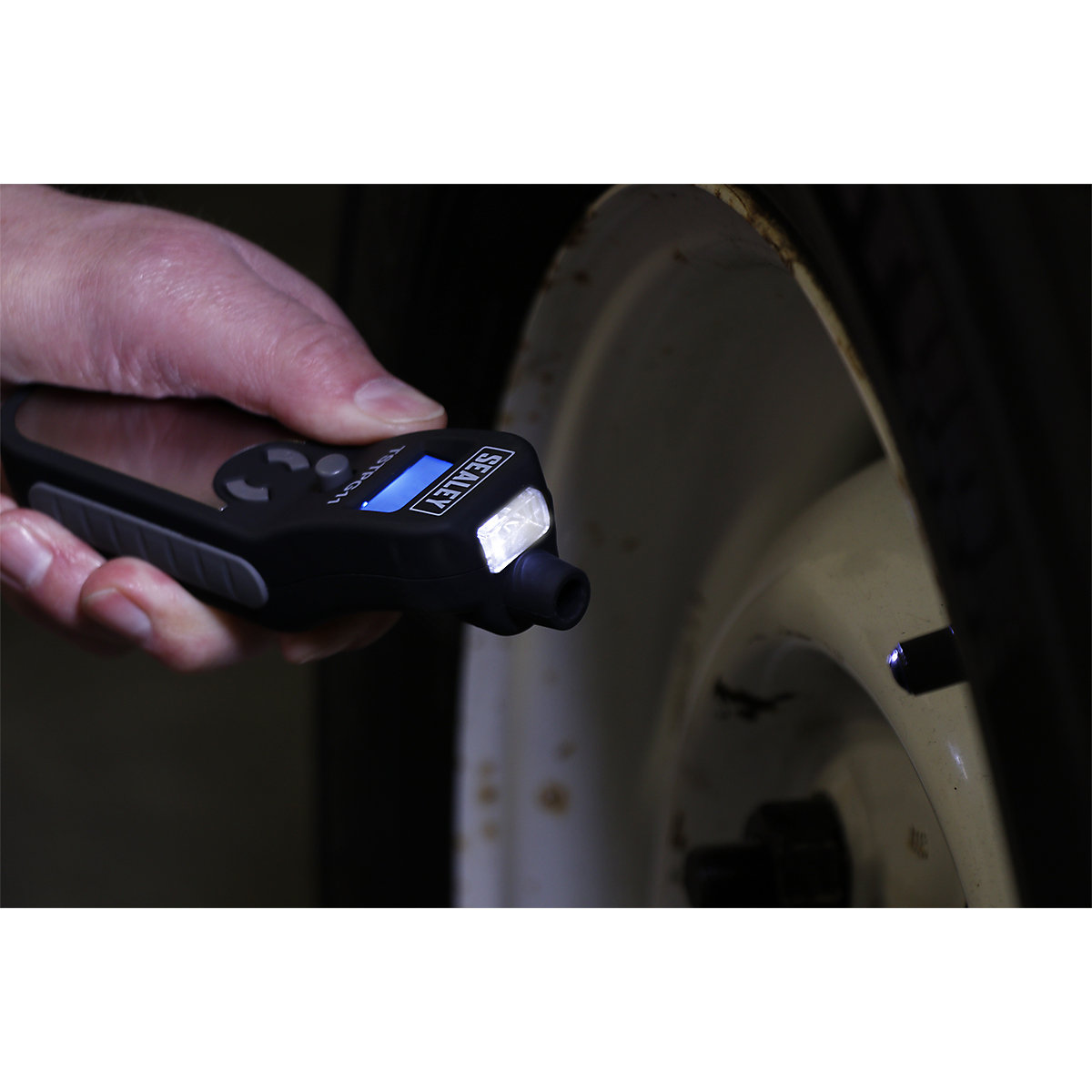 Sealey Digital Tyre Pressure & Tread Depth Gauge | 3-150psi (Product illustration 4)-3