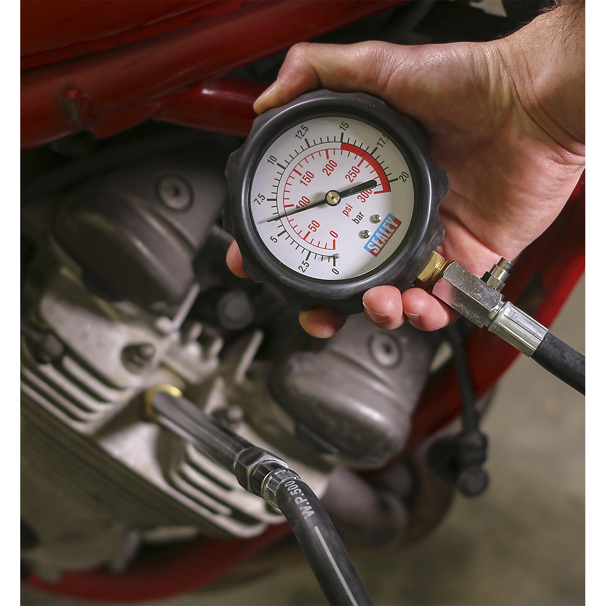 Sealey Petrol Engine Compression Tester | Deluxe Kit | 6pc (Product illustration 3)-2