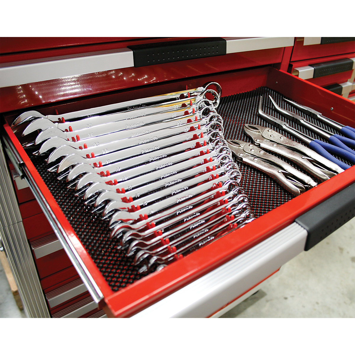 Sealey Premier Sharks Teeth Spanner Racks | Capacity: 20 Spanners (Product illustration 4)-3