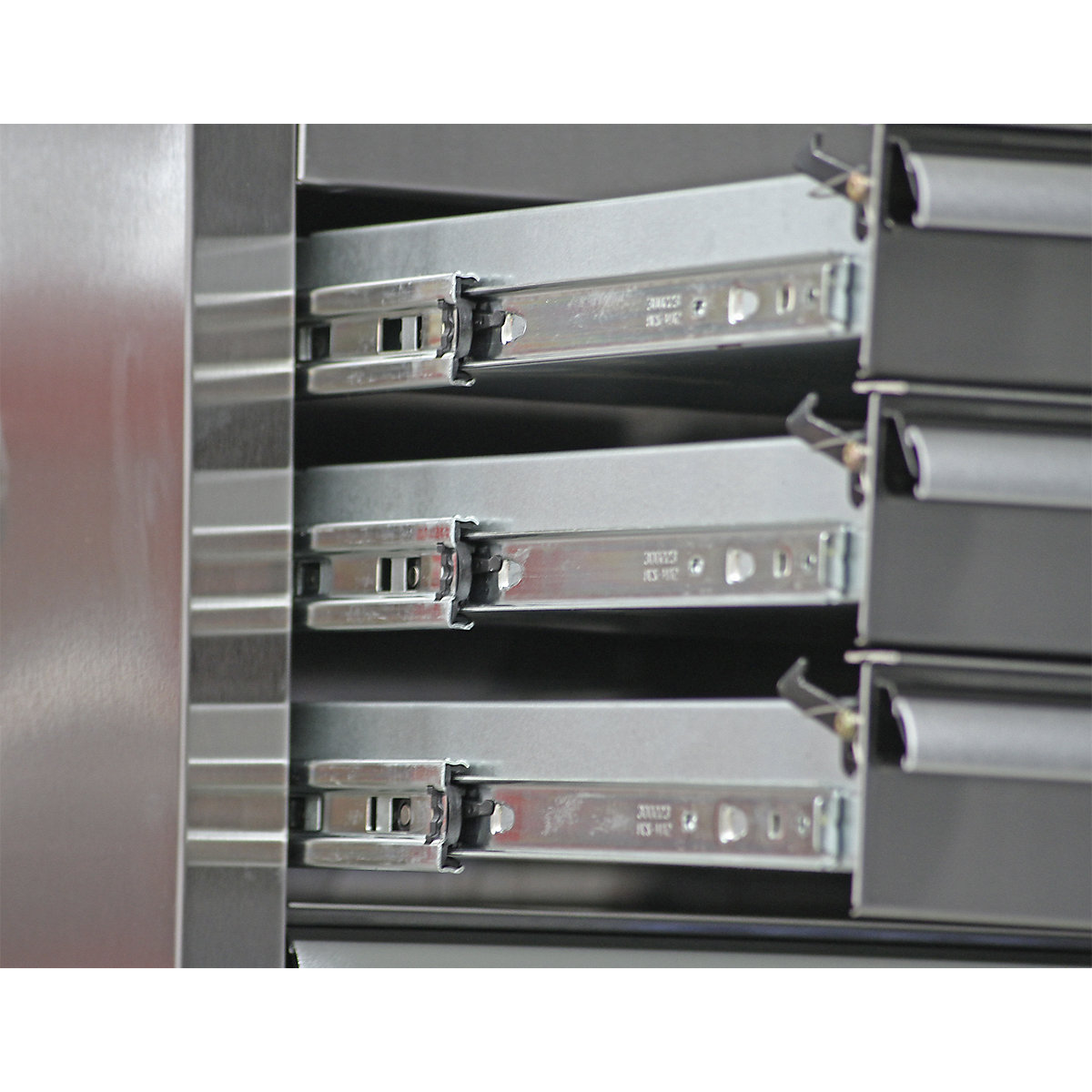 Sealey Premier Stainless Steel Top Chest | 4 Drawer (Product illustration 4)-3