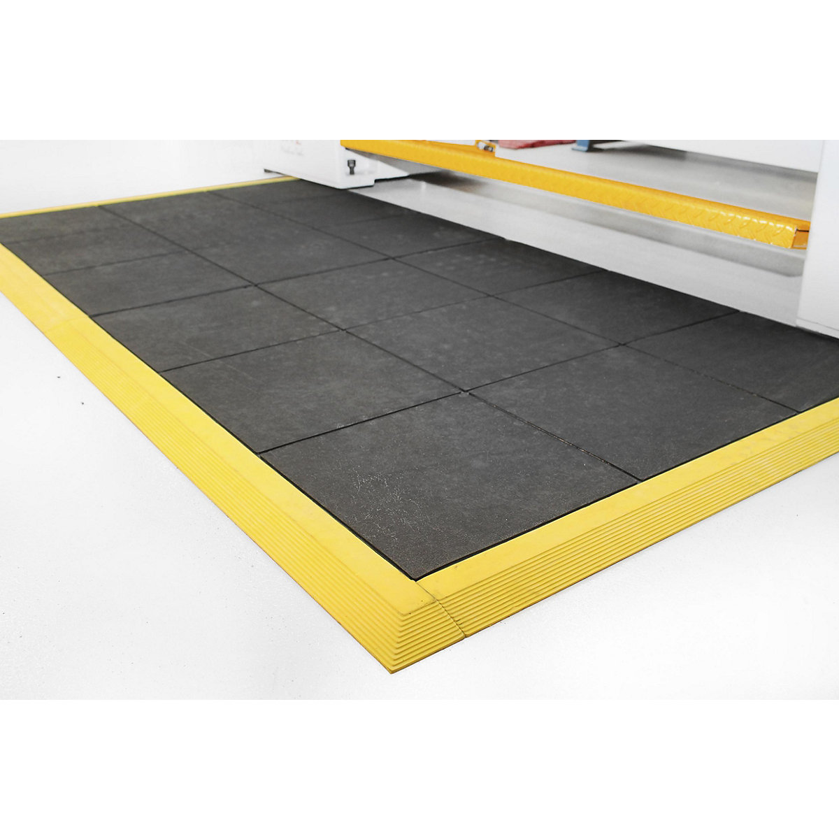 Fatigue-Step workstation floor covering, with closed surface, nitrile rubber, 900 x 900 mm, black