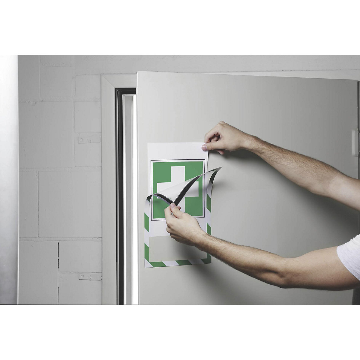 Ramka informacyjna DURAFRAME® MAGNETIC SECURITY – DURABLE (Zdjęcie produktu 2)-1