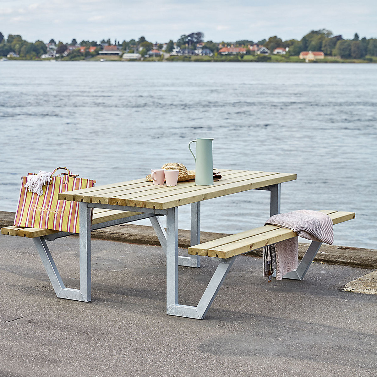 Zestaw do siedzenia – stół i ławki dla 6 osób (Zdjęcie produktu 2)-1