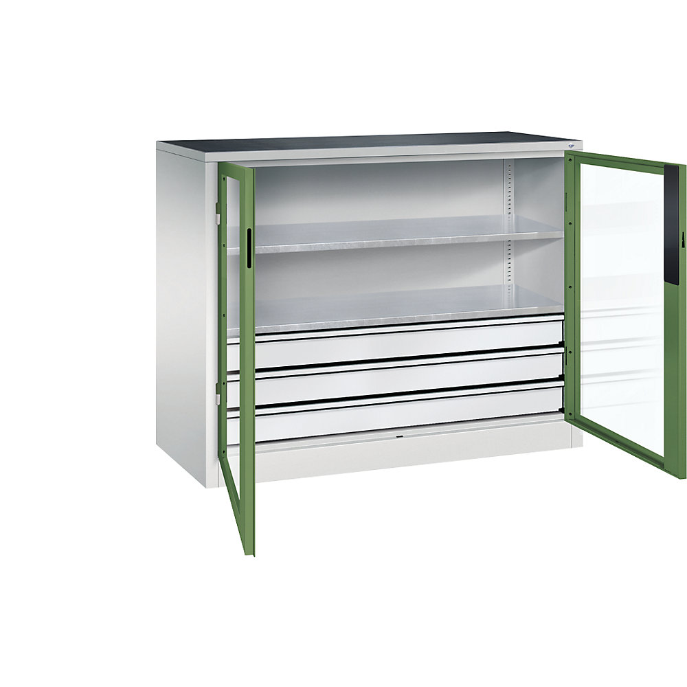 C+P Armadio con ante a battente con finestrella, alt. x largh. x prof. 1000 x 1200 x 500 mm, 2 ripiani, 3 cassetti, grigio chiaro / verde reseda