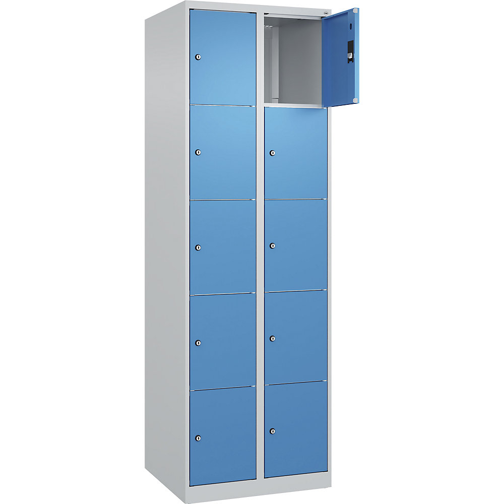 5er-Schließfachschrank Classic PLUS, 2 Abteile, lichtgrau / lichtblau, B 600 mm, 10 Fächer, mit Bodengleitern C+P 2