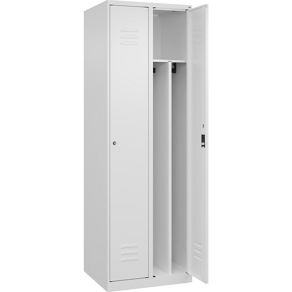 C+P Taquilla Classic PLUS, 2 compartimentos, blanco tráfico, anchura 600 mm, con tacos, cerradura de cilindro, pared separadora en el centro