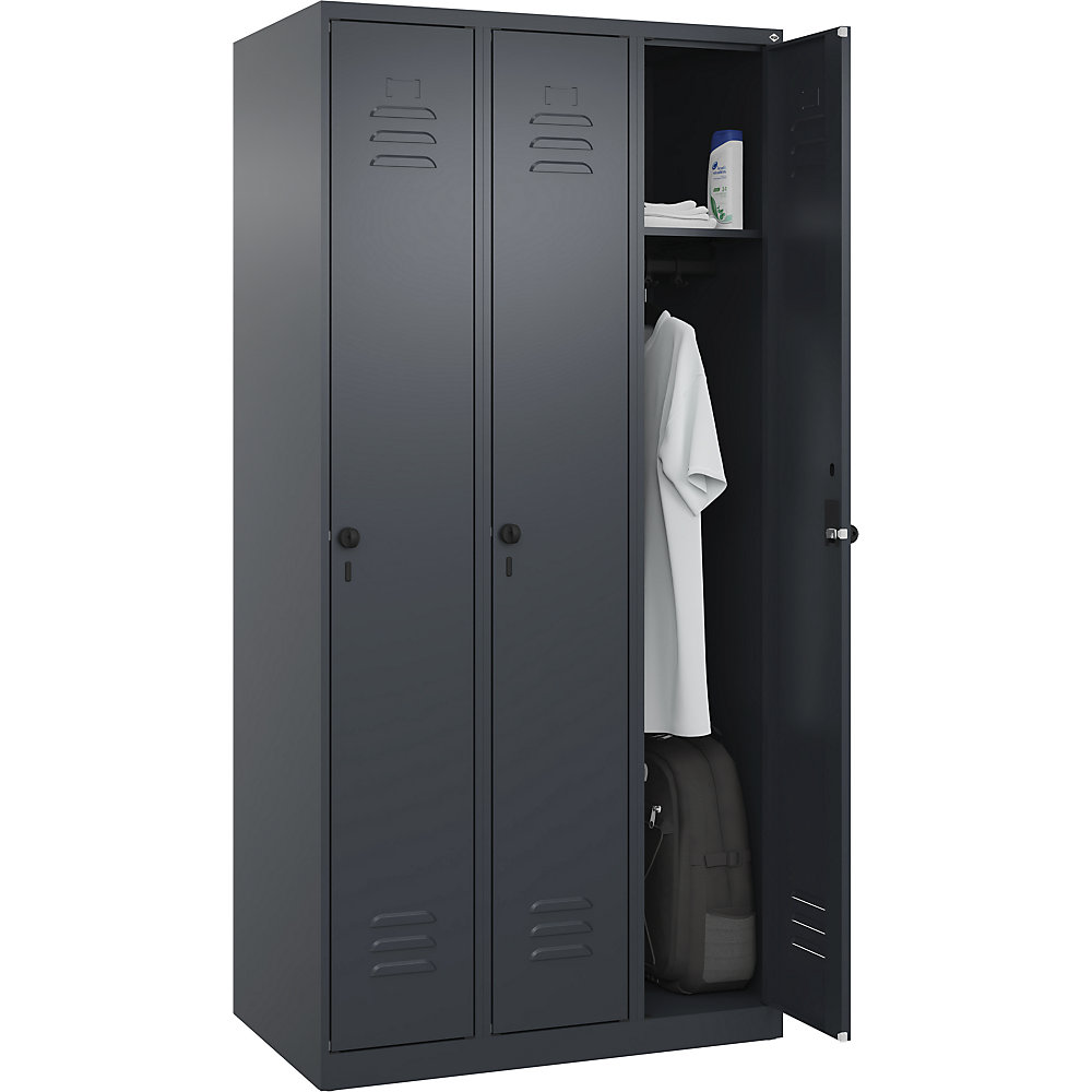 C+P Taquilla Classic PLUS, 3 compartimentos, gris, anchura 900 mm, con tacos, pasador giratorio