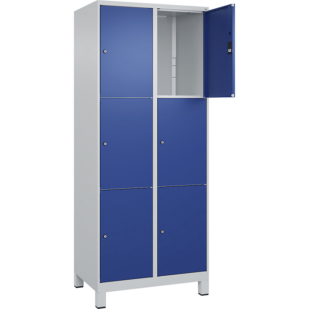 3er-Schließfachschrank Classic PLUS, 2 Abteile, lichtgrau / enzianblau, B 800 mm, 6 Fächer, mit Füßen C+P