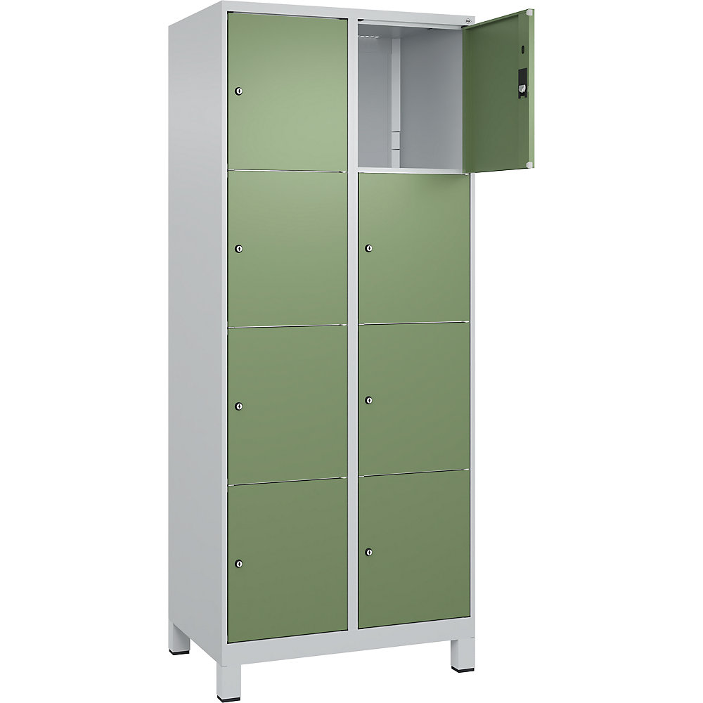 4er-Schließfachschrank Classic PLUS, 2 Abteile, lichtgrau / resedagrün, B 800 mm, 8 Fächer, mit Füßen C+P