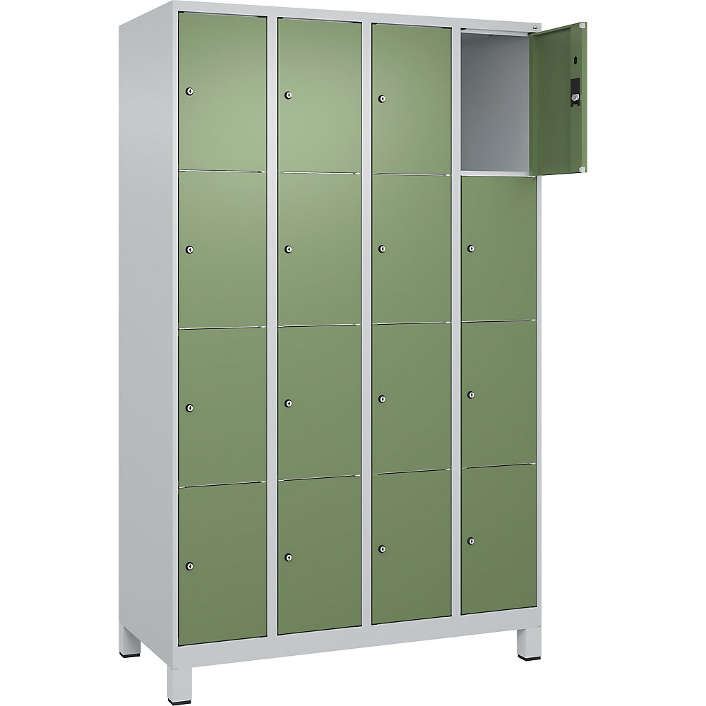 C+P Armario de compartimentos bajo llave Classic PLUS, 4 compartimentos, gris luminoso / verde reseda, anchura 1200 mm, 16 baldas, con patas
