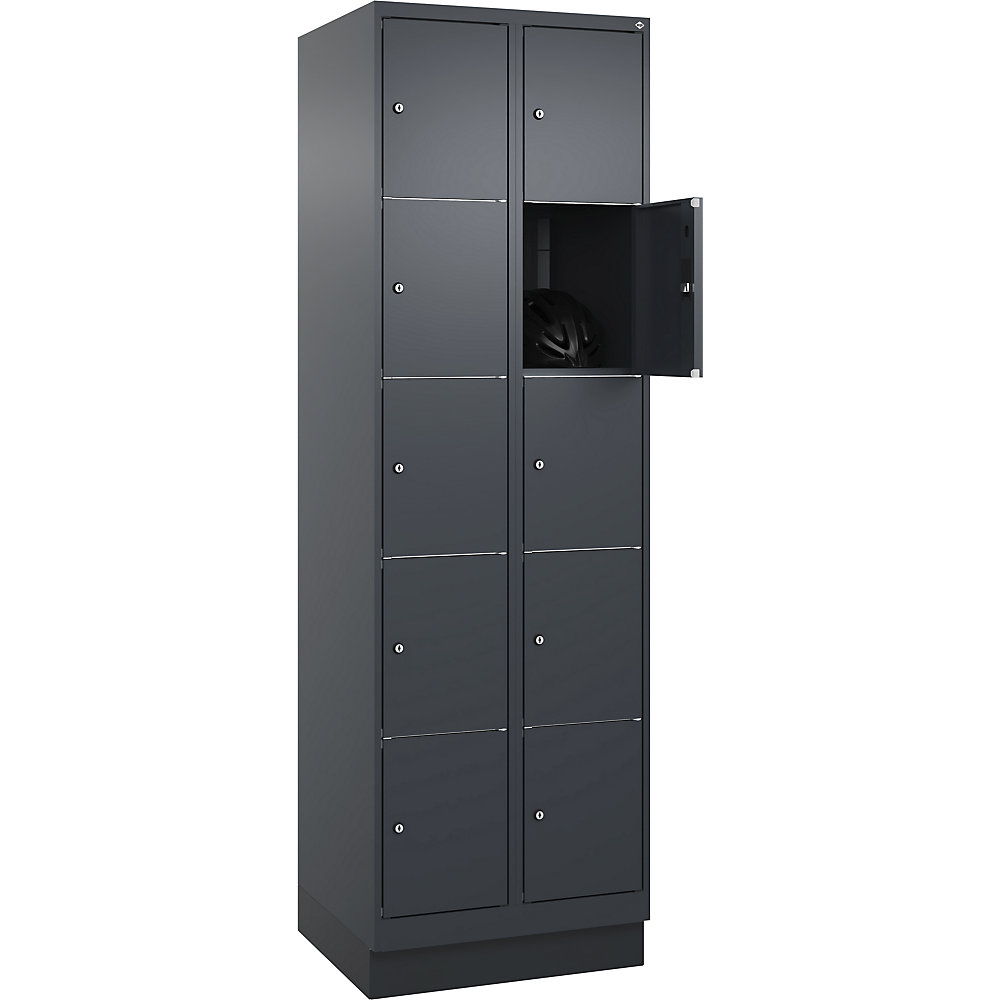 5er-Schließfachschrank Classic PLUS, 2 Abteile, grau, B 600 mm, 10 Fächer, mit Bodensockel C+P