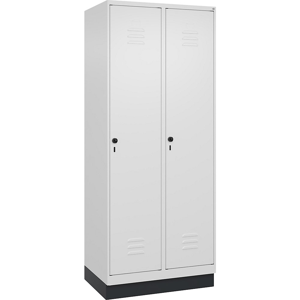 C+P Schwarz-Weiß-Spind Classic PLUS, schmal, 2 Abteile, verkürzte Trennwand mittig, verkehrsweiß, B 800 mm, mit Bodensockel, Drehriegel, Trennwand mittig 2