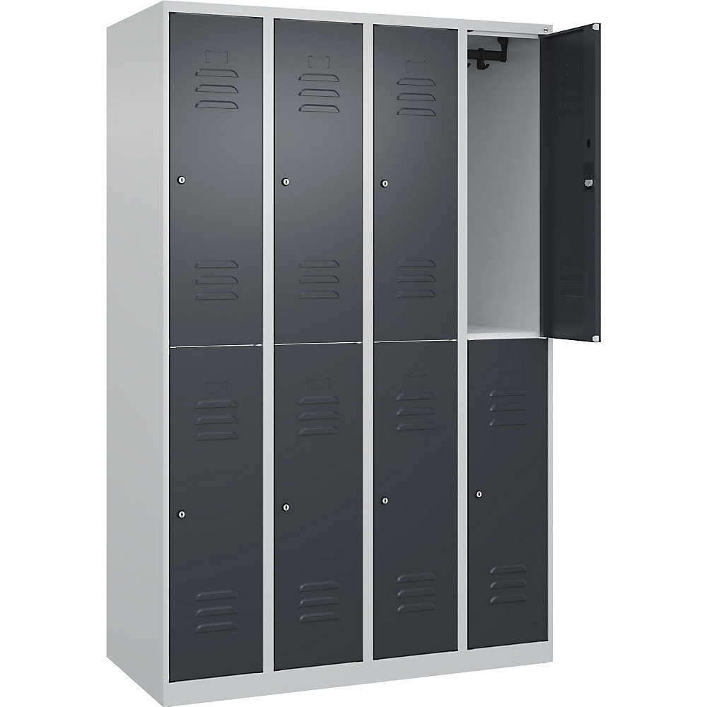 Doppelstock-Spind Classic PLUS, 4 Abteile, lichtgrau / grau, HxB 1850 x 1200 mm, mit Bodengleitern, Zylinderschloss C+P