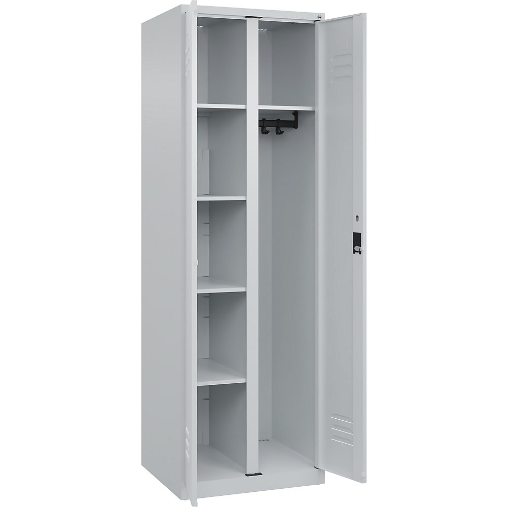 Putzmittelspind Classic PLUS, 1 Abteil, Trennwand mittig, lichtgrau, B 600 mm, mit Bodengleitern, Zylinderschloss C+P