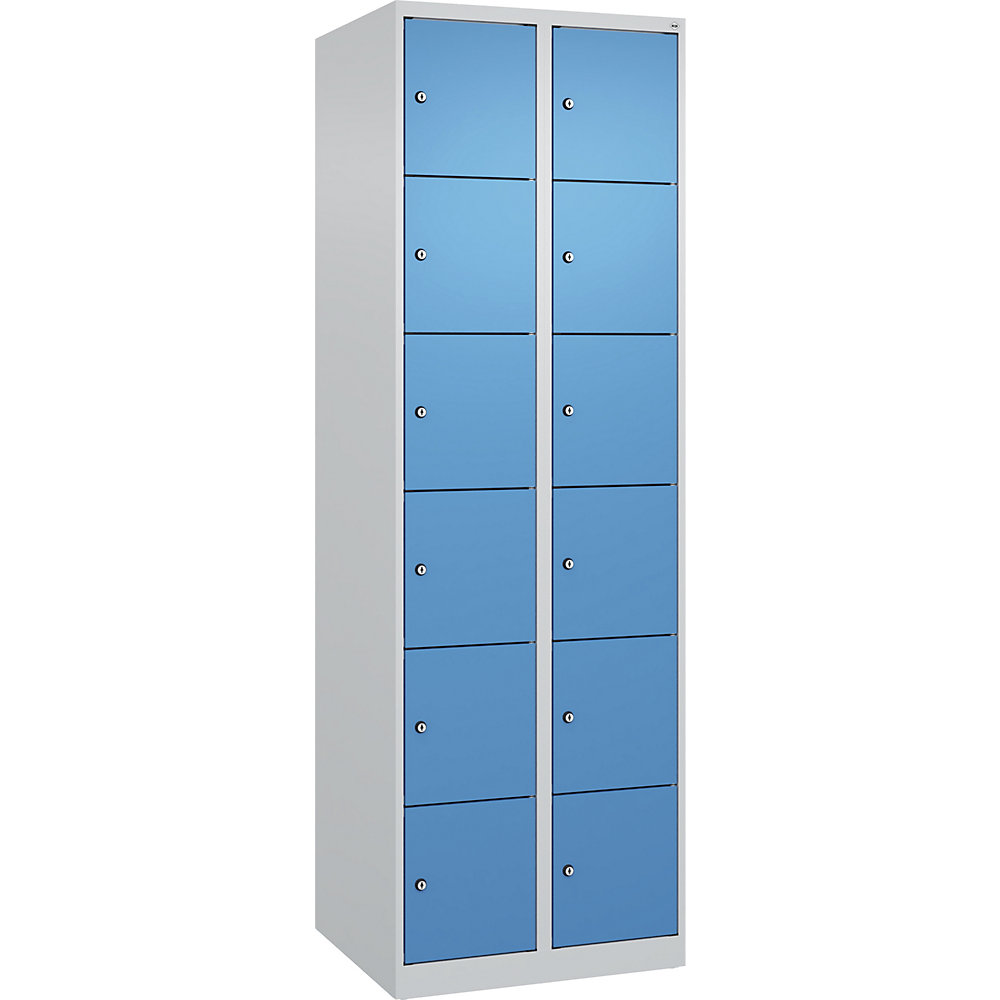 kaiserkraft 6er-Schließfachschrank Evolo PLUS, 2 Abteile, lichtgrau / lichtblau, B 600 mm, 12 Fächer, mit Bodengleitern, Zylinderschloss 2