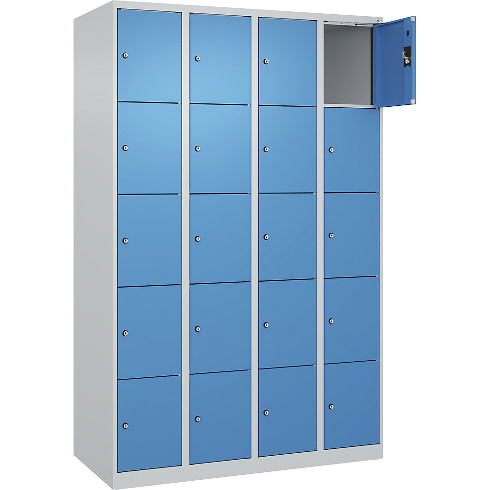 kaiserkraft 5er-Schließfachschrank Evolo PLUS, 4 Abteile, lichtgrau / lichtblau, B 1200 mm, 20 Fächer, mit Bodengleitern, Zylinderschloss