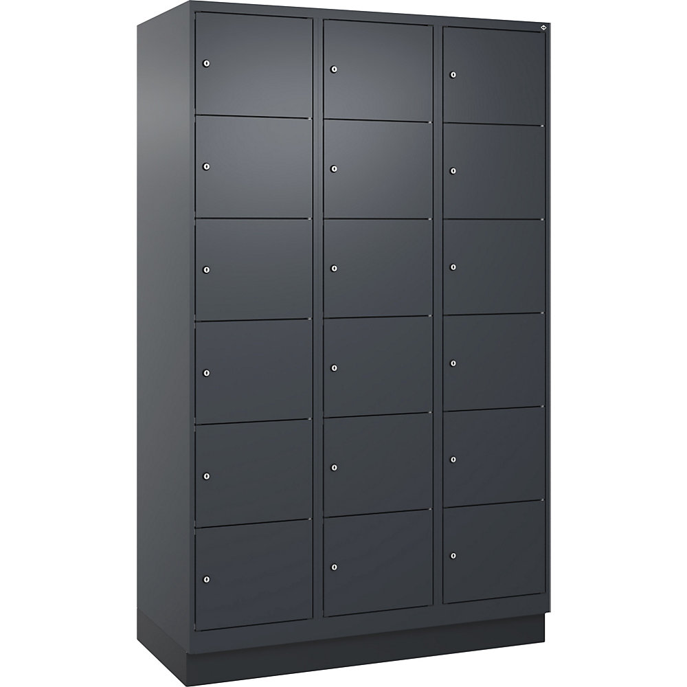 kaiserkraft 6er-Schließfachschrank Evolo PLUS, 3 Abteile, grau, B 1200 mm, 18 Fächer, mit Bodensockel, Zylinderschloss 2