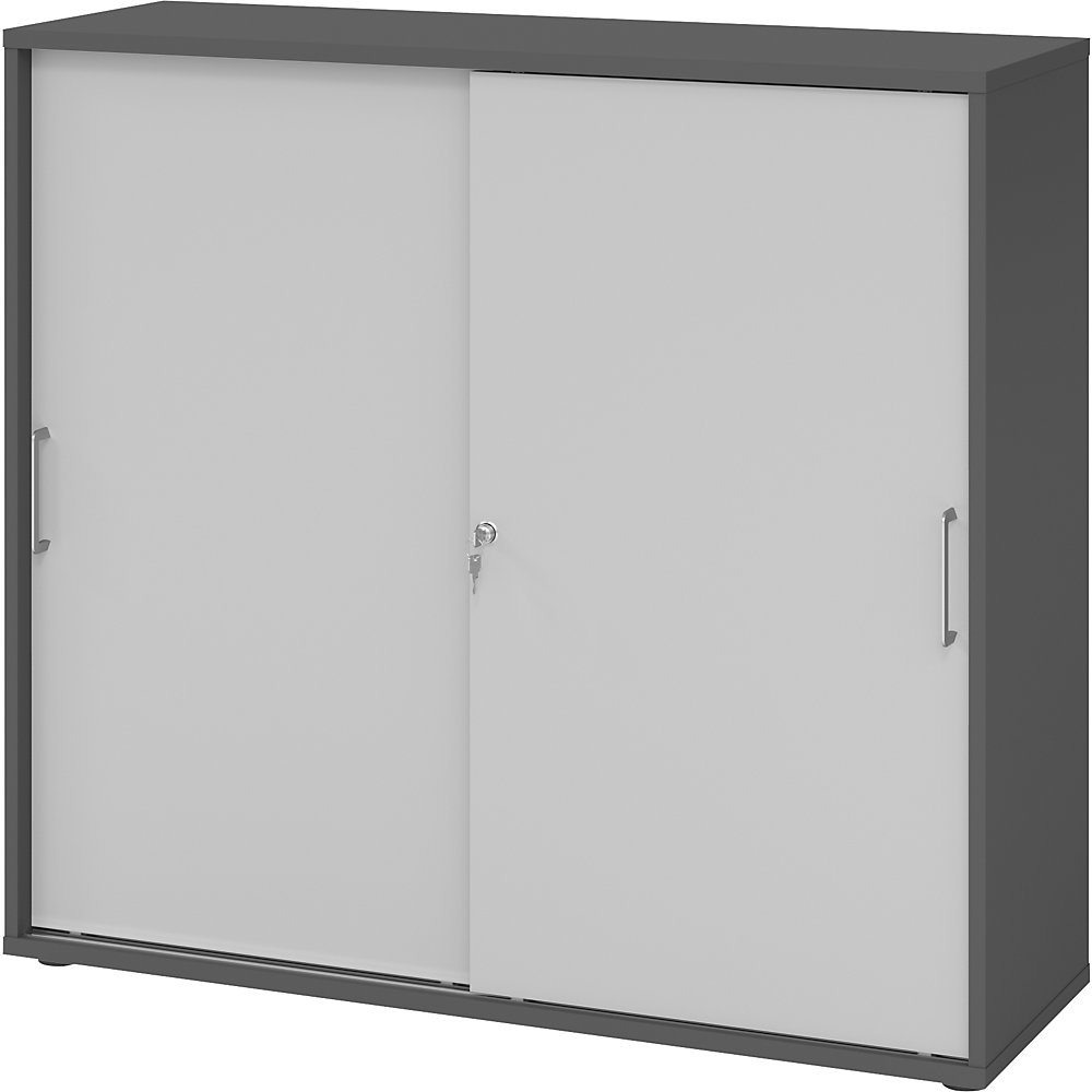 Schiebetürenschrank, Höhe 1100 mm, 2 Fachböden, graphit / lichtgrau eurokraft pro