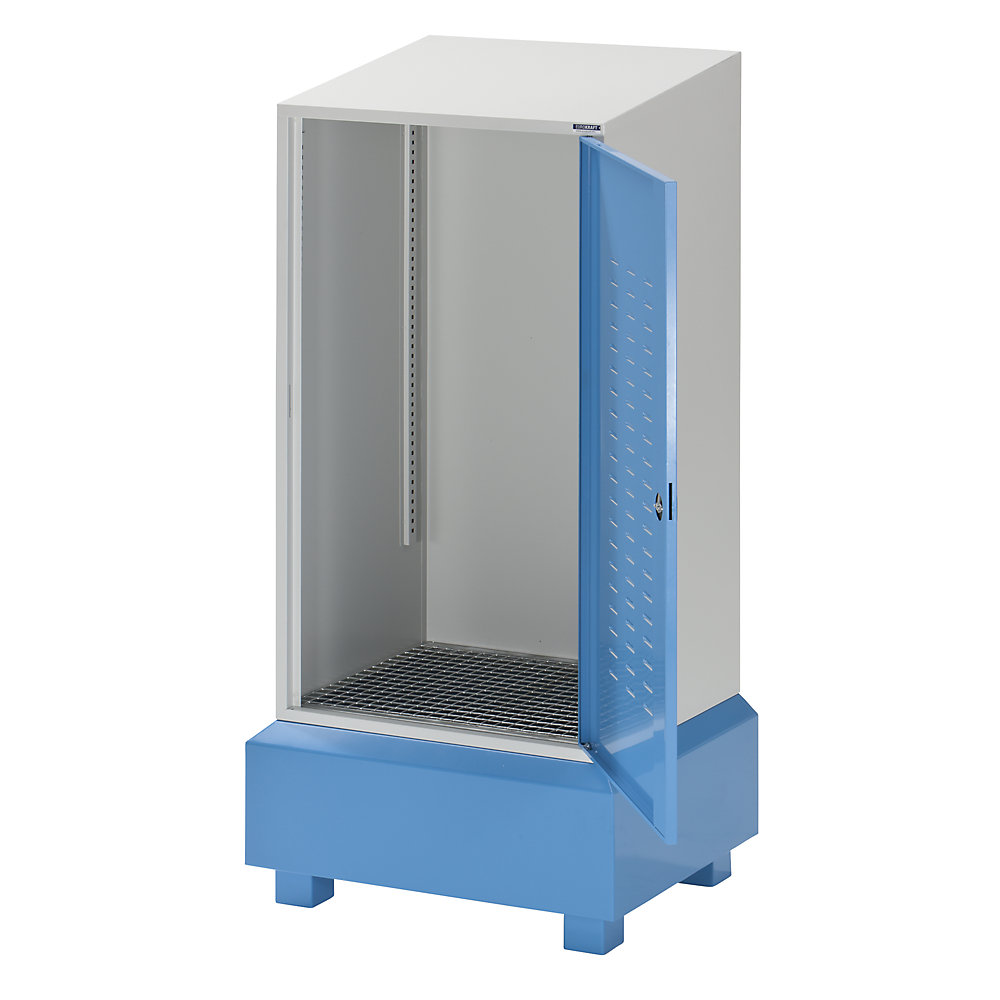 Dépôt pour fûts et bidons contenant des produits dangereux