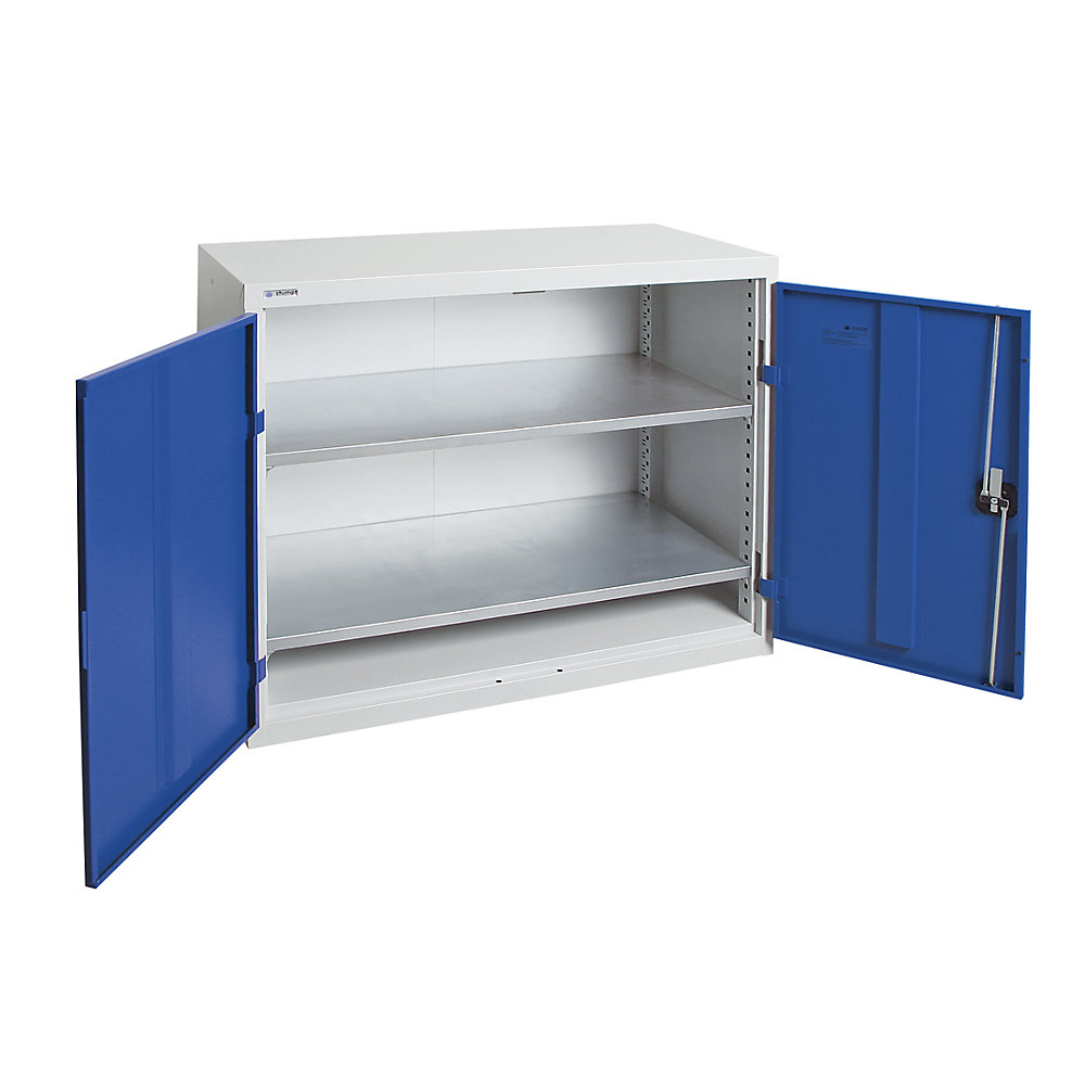 Armoire à portes battantes