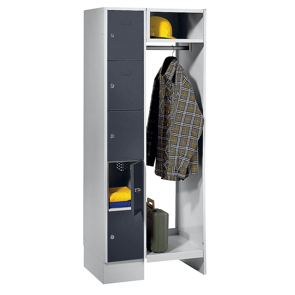 Vestiaires à penderie ouverte