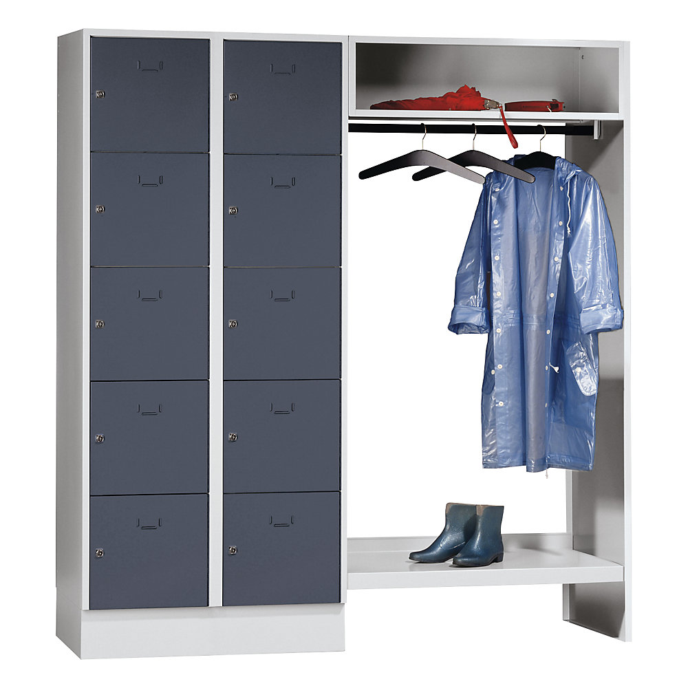 Vestiaires à penderie ouverte