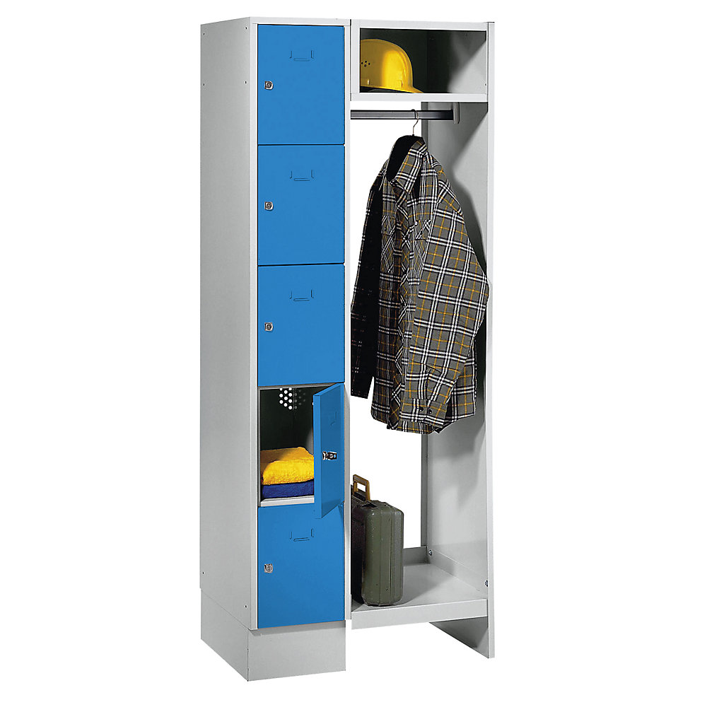 Vestiaires à penderie ouverte