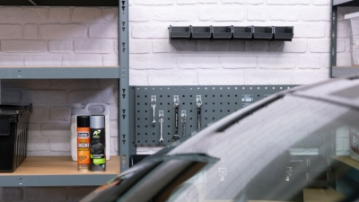 Garage shelving solutions to keep home equipment tidy