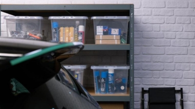 Garage shelving solutions to keep home equipment tidy